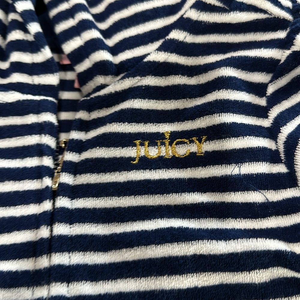 JUICY COUTURE ZIP UP SHIRT AND SHORTS IN SIZE 6 NWT - Picture 6 of 7